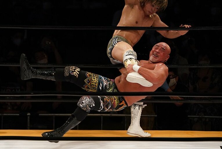 息子と同じ33歳差の初シングル対決。武藤敬司が清宮海斗に伝えたもの。(4)