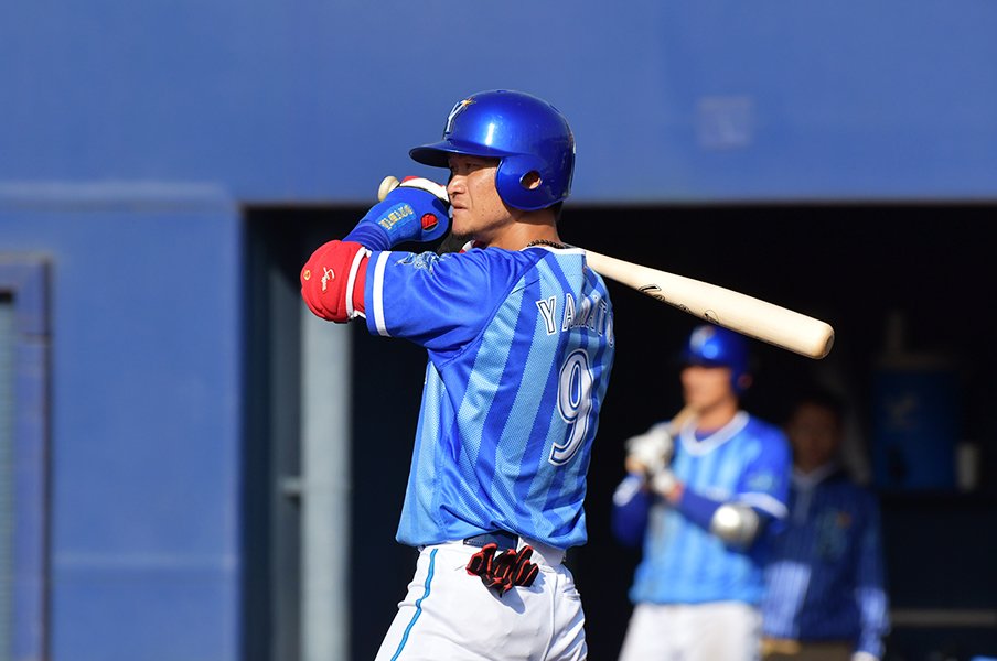 大和がついにDeNAに適応した!FA移籍、期待、二軍、そして復活。<Number Web> photograph by Hideki Sugiyama