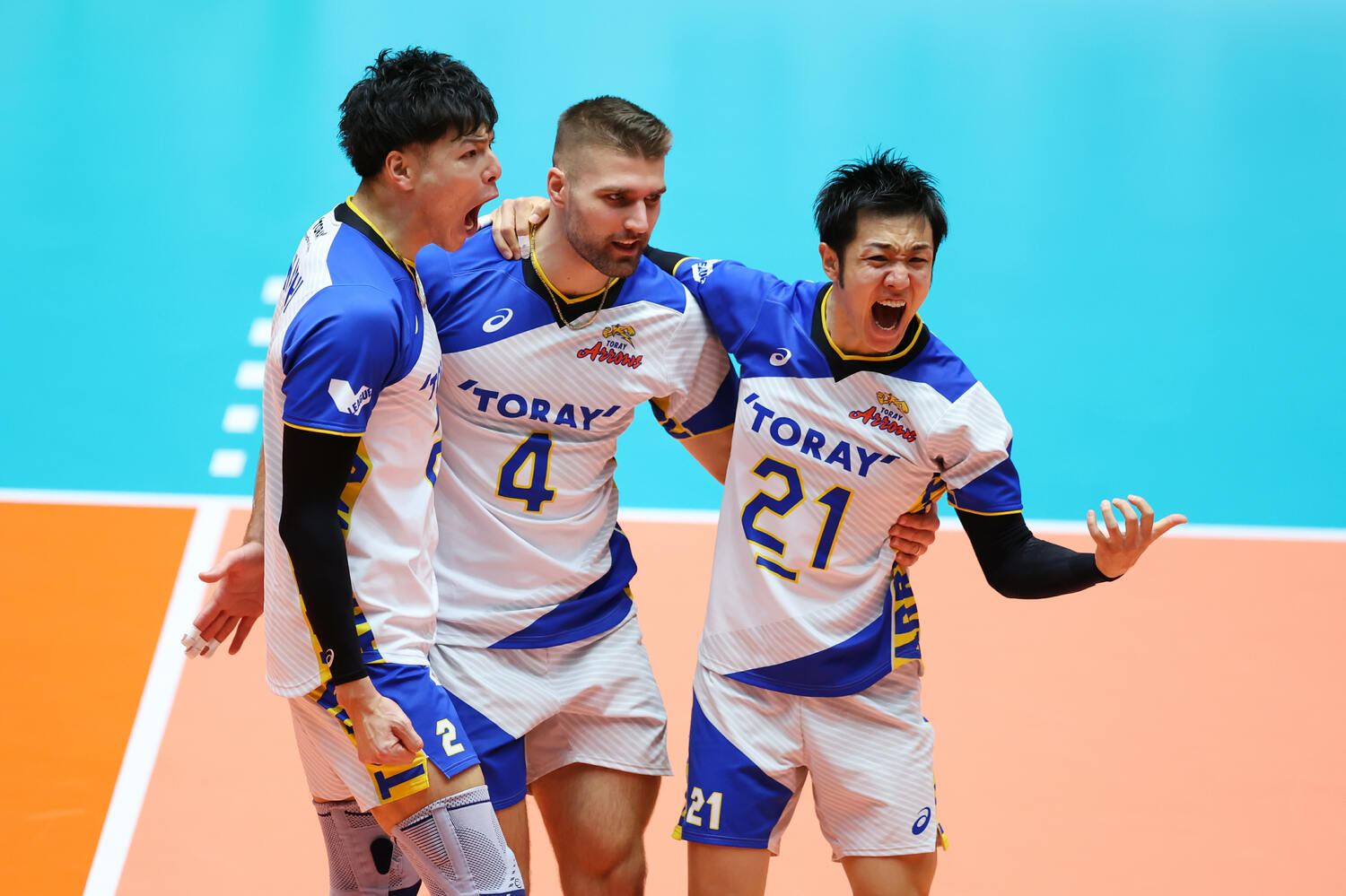 東レアローズでは今季から主将を任されていた藤井直伸（右）©Naoki Morita/AFLO SPORT