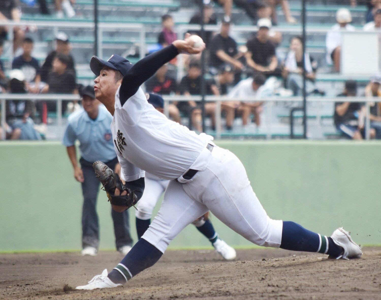 「丸太担ぎ」をはじめとした猛練習で鍛えられた末吉良丞の強靭な下半身　©JIJI PRESS