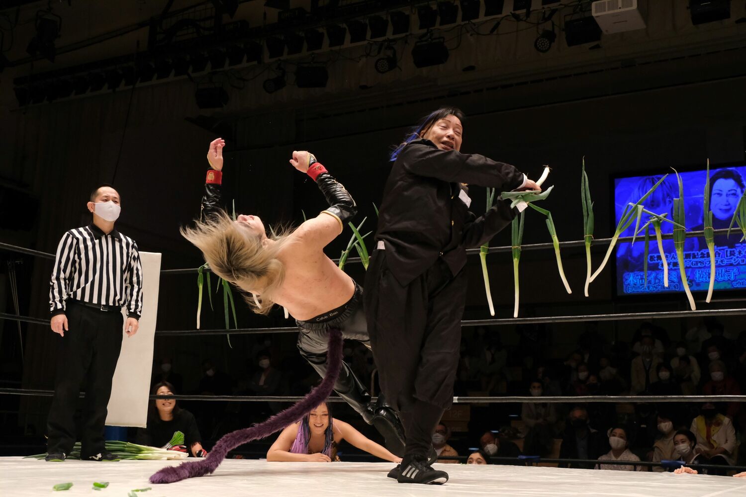 松澤さんvs木高イサミの「ネギ100本デスマッチ」は予想以上のインパクトに