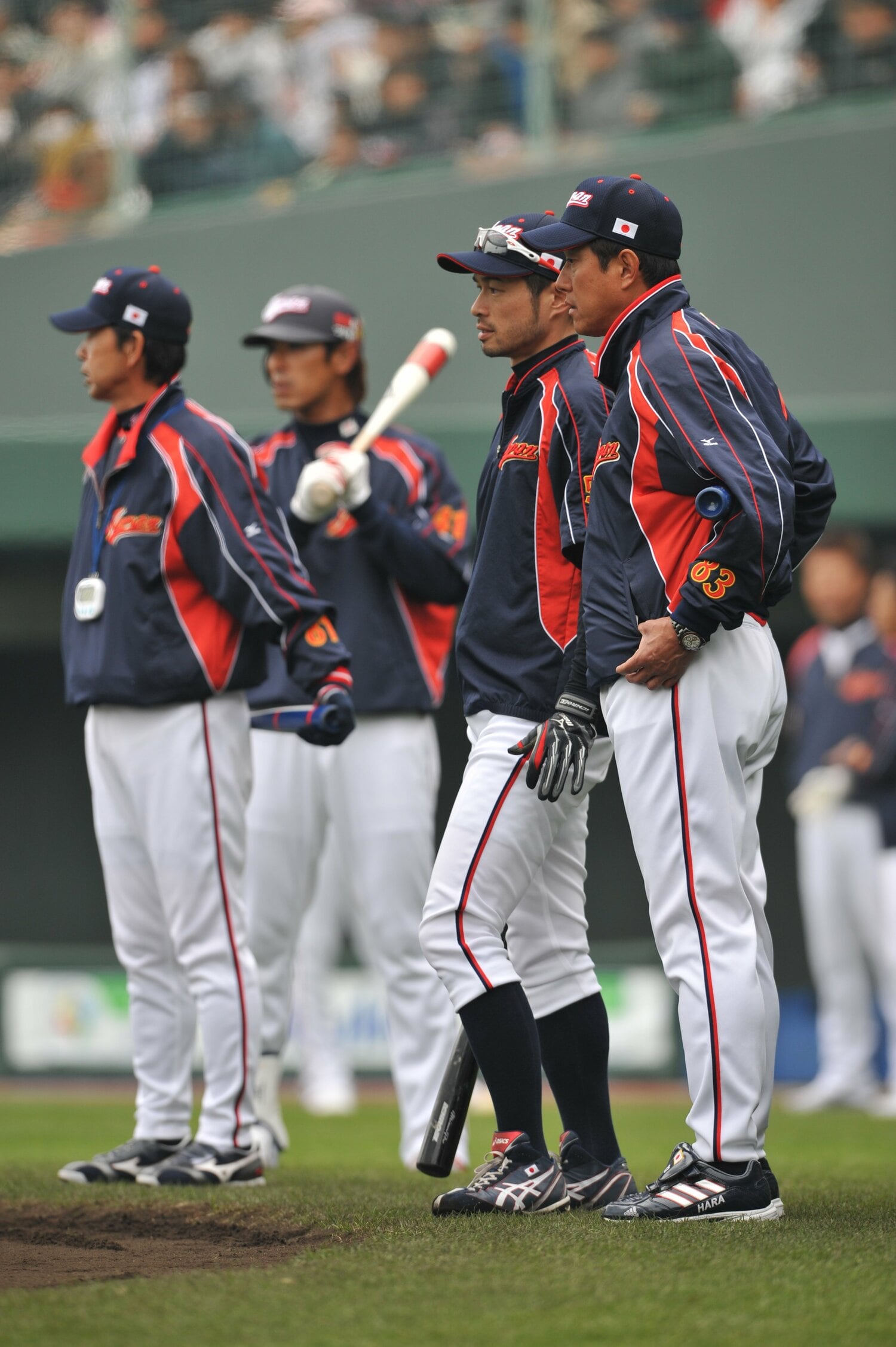 2009年WBCの練習中の原監督の隣に立つイチロー　©︎Hideki Sugiyama