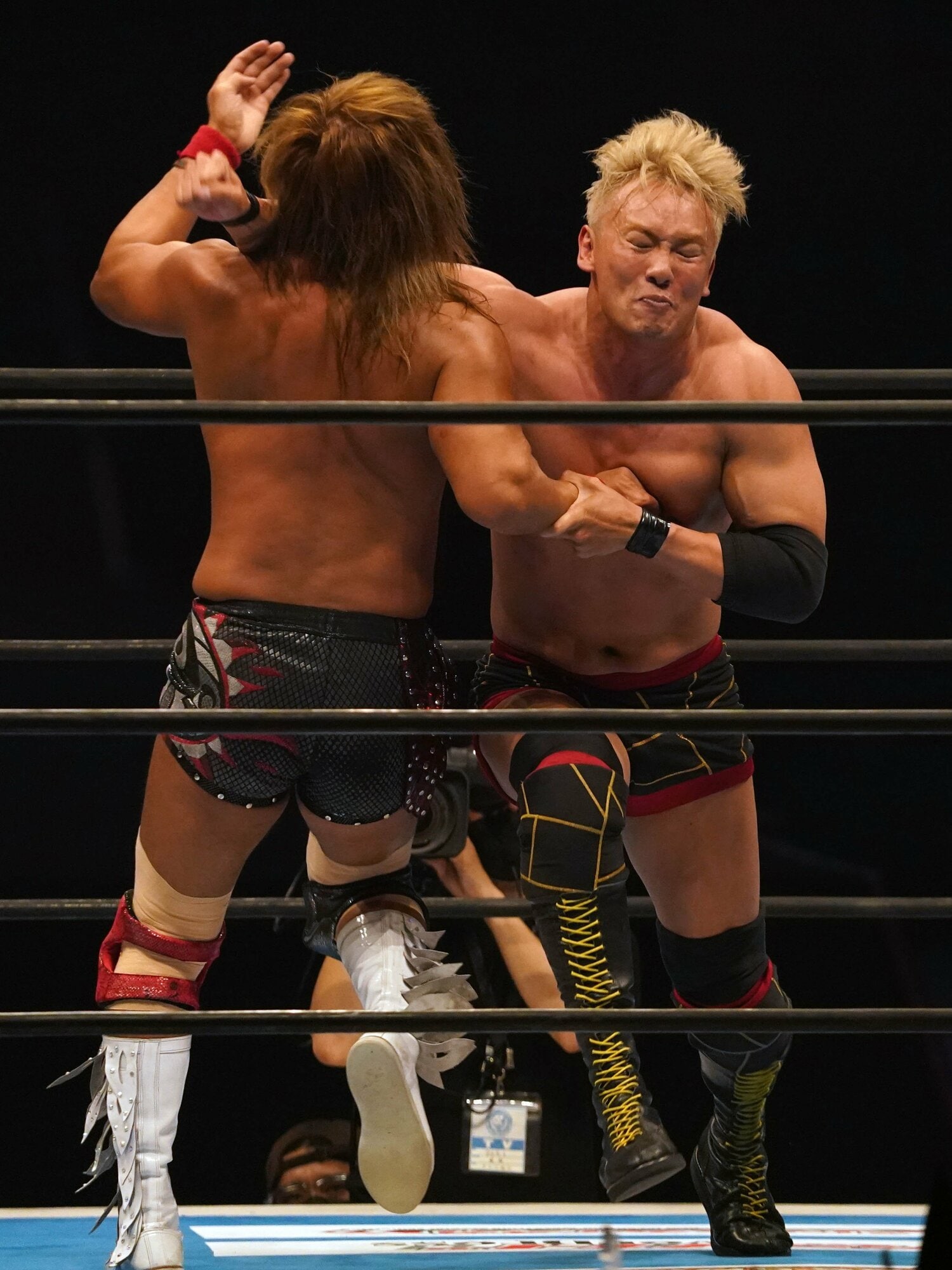 レインメーカーで内藤哲也を仕留めたオカダ・カズチカ