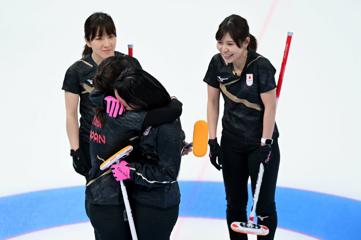 スイスに敗れ、一時は「敗退が決まった」と勘違いしていたロコ・ソラーレの選手たち ©Getty Images