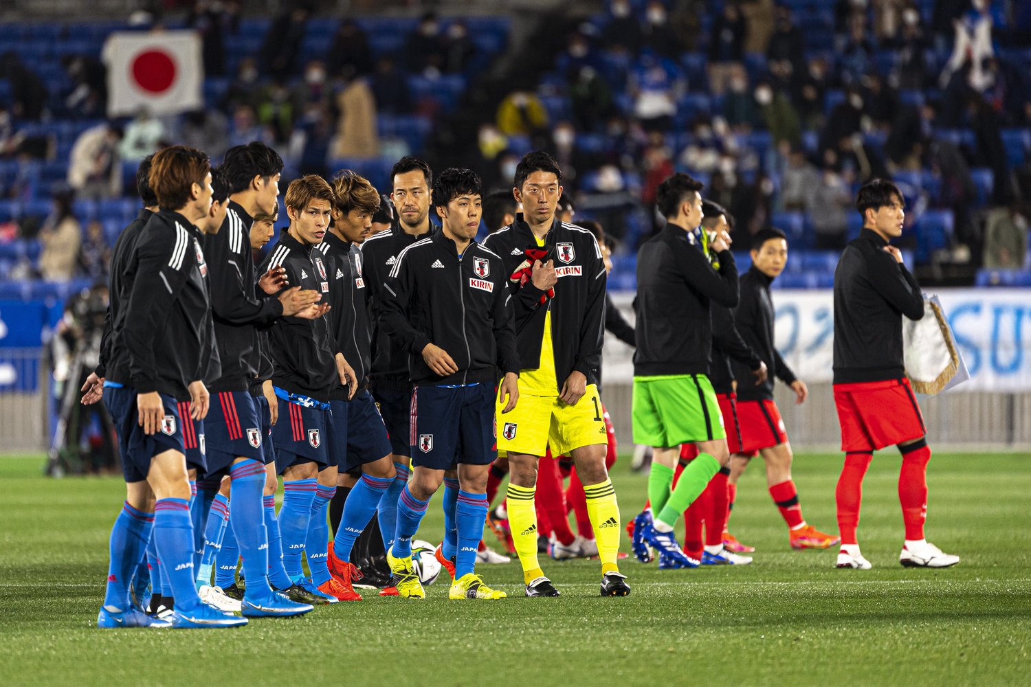 久々の国内での代表戦、ましてや日韓戦ということで吉田ら選手たちには重圧があったのは容易に想像できる©JMPA