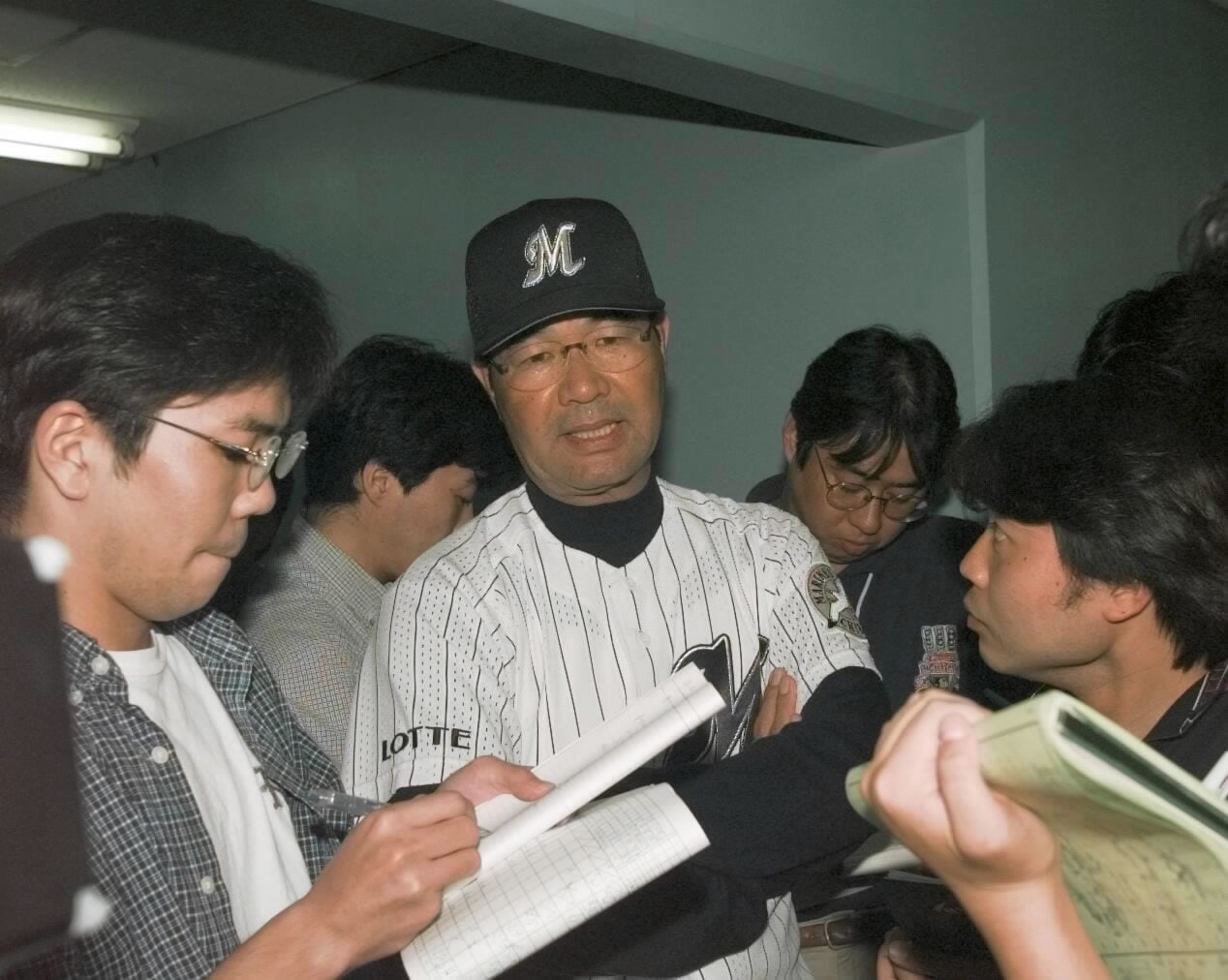 楽天イーグルス初代編成部長を務めた広野功。中日やロッテ、西武のコーチや二軍監督を経験（写真はロッテ時代）　©JIJI PRESS