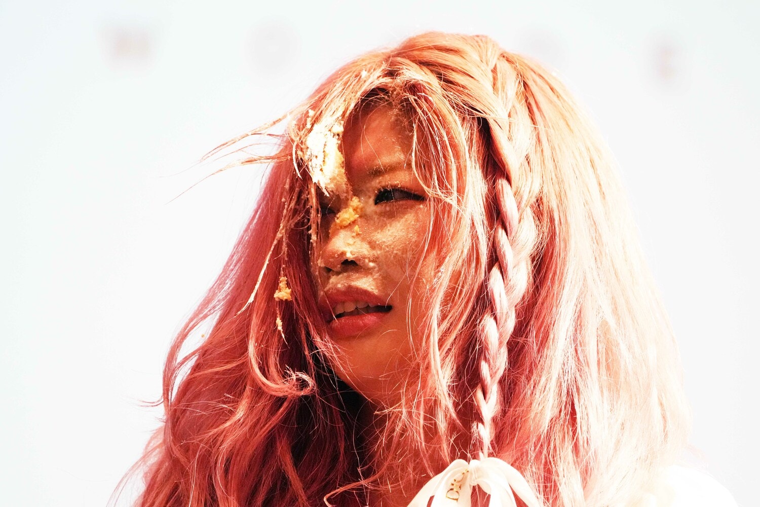 6月5日の記者会見。顔面がケーキまみれになった中野たむ