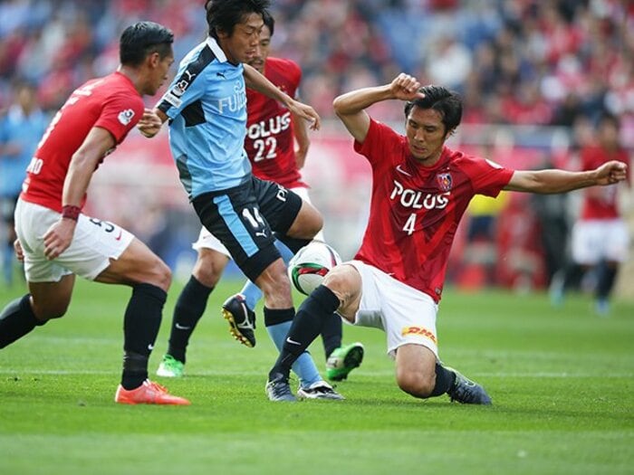 浦和と川崎の“ミラーマッチ”分析。似てるのは形だけ、似てないものは？＜Number Web＞ photograph by J.LEAGUE PHOTOS