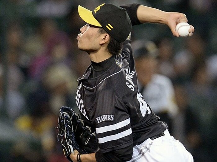 交流戦優勝の立役者は、3年目の剛腕・千賀滉大。~ソフトバンクの新・中継ぎエース~<Number Web> photograph by KYODO