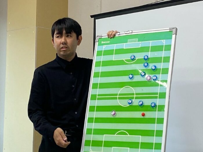 「10回やったら3回は勝てる」5部のクラブが天皇杯でJ1広島に快勝…サッカー未経験の分析官が語る“おこしやすの奇跡”の裏側＜Number Web＞ photograph by Sports X