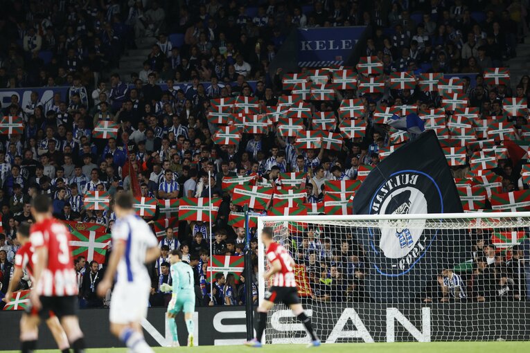 バスクダービーらしさのあふれるゴール裏　©Daisuke Nakashima