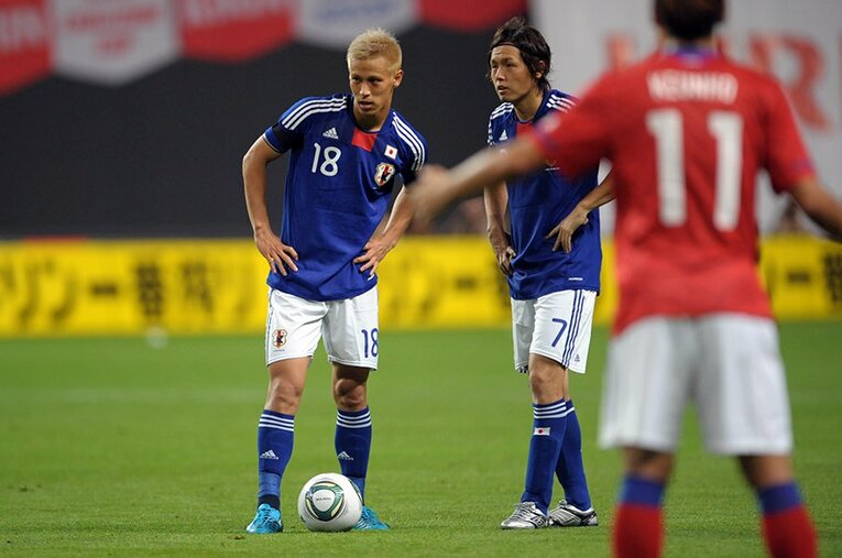 2011年の本田圭佑と遠藤保仁 ／ photograph by Naoya Sanuki