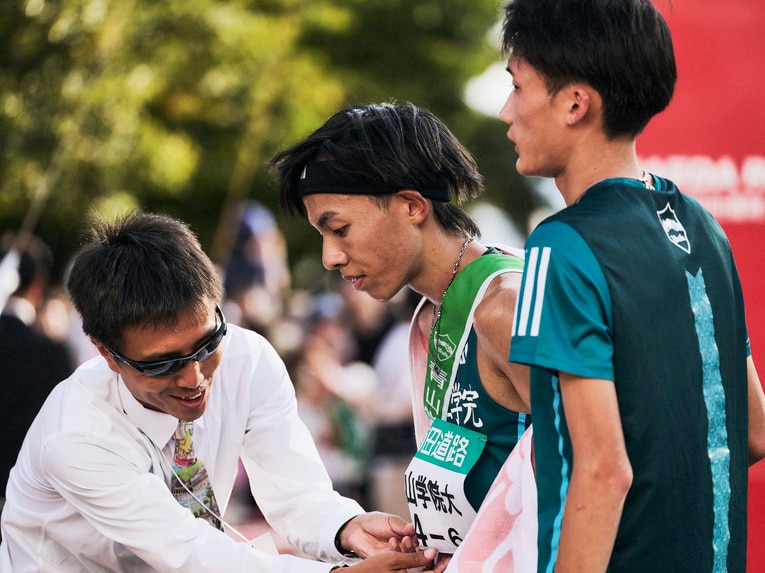 悪い流れの中でも最長区間のアンカーで区間賞を獲得した青学大の黒田朝日。5区で区間賞の塩出翔太とともに4年生は意地を見せた　©Yuki Suenaga