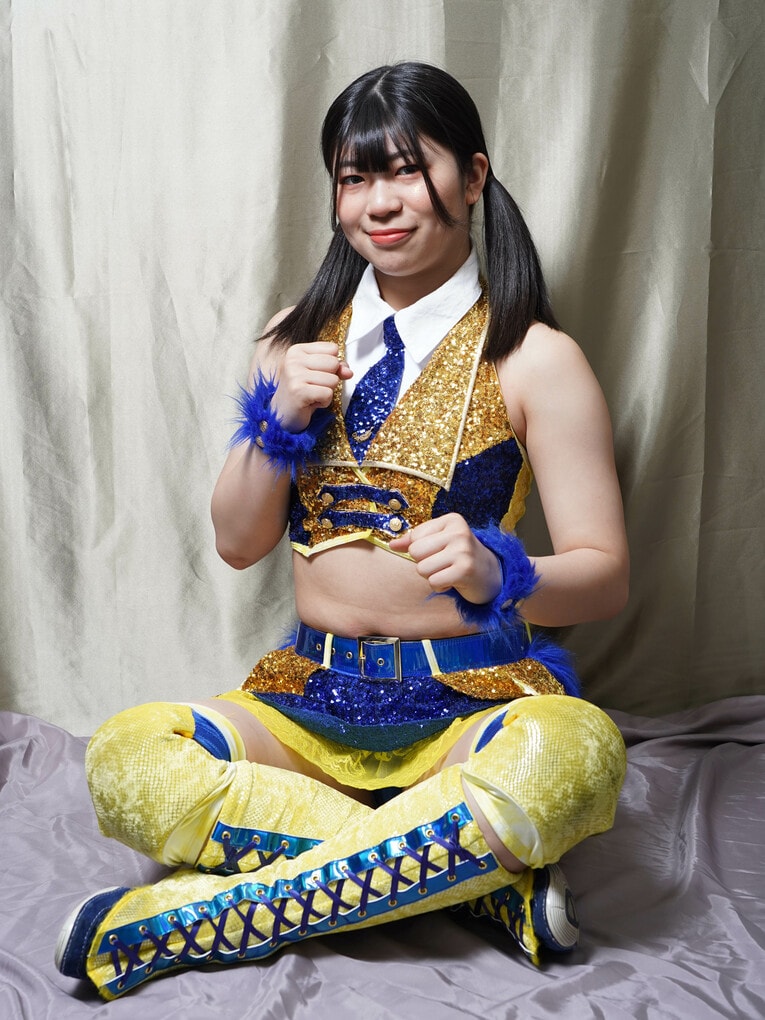 「私、学校では暗いんで…」妹思いの“現役女子高生ファイター”羽南が明かす「進路がプロレスラーになった日」《特別グラビア》(27)
