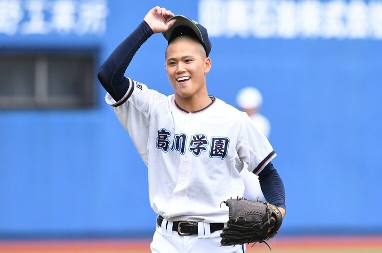 センバツ甲子園に出場する高川学園、そのエースになった木下瑛二の謎に迫る ／ photograph by Kota Inoue