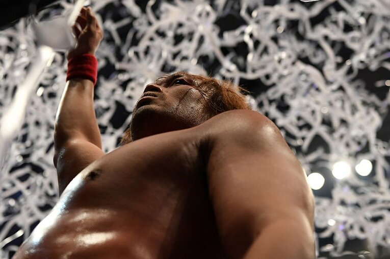 プロレス大賞MVP受賞に対し、「今、プロレス界で最も神ってる男」と流行語大賞の言葉をもじってコメントした内藤。 ／ photograph by Essei Hara