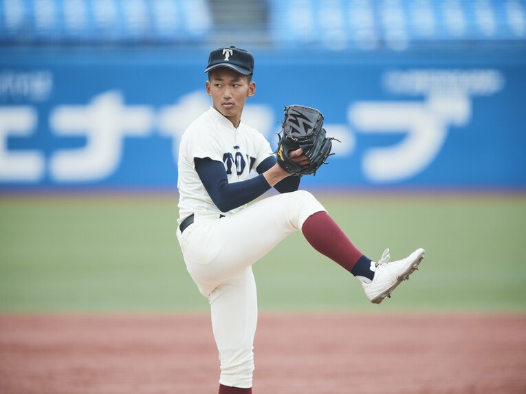 前田の投球フォーム（一塁側から） ©Yuki Suenaga