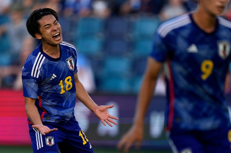 “最終テスト”のアメリカ戦で存在感を発揮した斉藤光毅（22歳）。横浜FC時代の2018年に16歳でJデビュー、三浦知良との35歳差2トップで話題を集めた ／ photograph by AP/AFLO