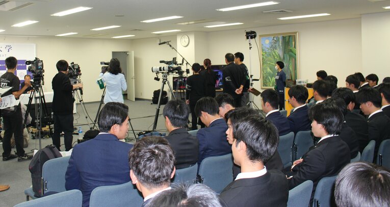 会見場の様子 ©Number Web