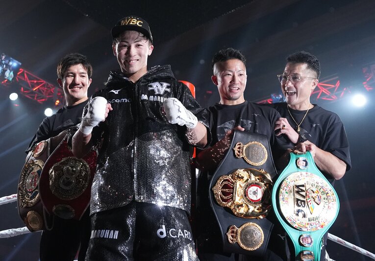 試合後、笑顔で撮影に応じる「チーム井上」　©Naoki Fukuda