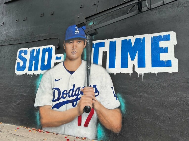 ダウンタウンに現れた壁画　©Koji Sasada