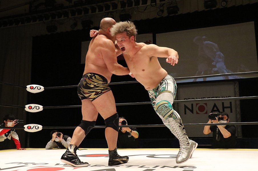 三沢の匂いを感じる潮崎豪の頼もしさと長時間ファイトの不安。~2021年に向けたプロレスの課題~<Number Web> photograph by AFLO