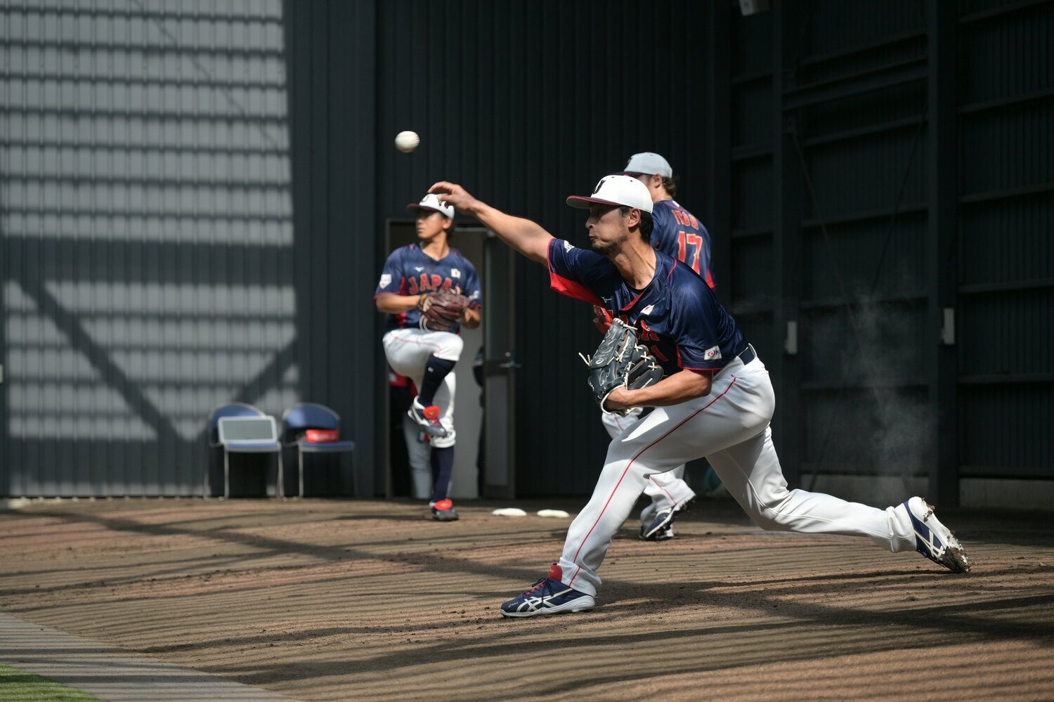 キャンプ2日目、ブルペンで投球するダルビッシュ　©︎Hideki Sugiyama