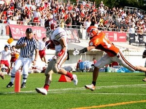 「絶対、普通じゃありえない」“偏差値70超え”難関国立大の無名チームが…スポ薦ゼロでアメフト日本一に挑んだ“奇跡の実話”　その「まさかの奇策」の中身