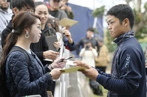 まさに「国民の息子」。根尾昂が メディアもファンも惹きつける理由。