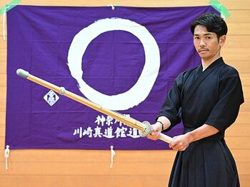 JRAジョッキー戸崎圭太42歳が剣道場の代表になっていた！ 本人に聞いた決断の理由「これで成績が下がったら、多分叩かれるだろうな。ただ…」＜Number Web＞ photograph by Keiji Ishikawa