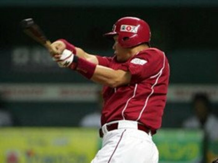 「力任せ」から「読み」へ。山﨑武司、変身の秘密＜Number Web＞