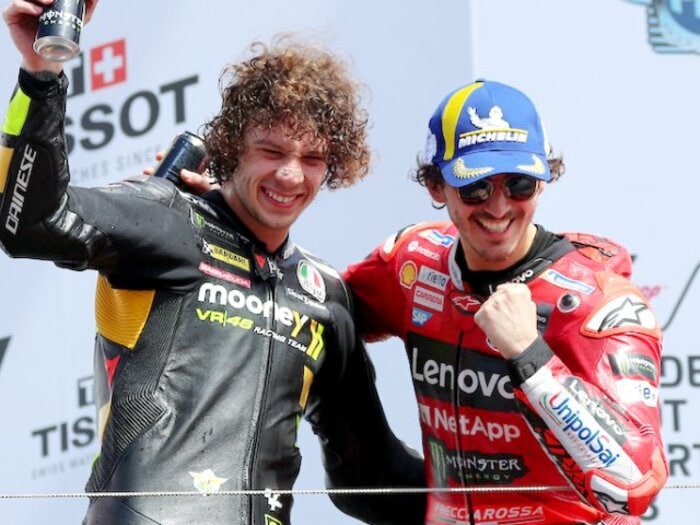 MotoGPを席巻する“VR46軍団” 引退後も影響力を増すレジェンド・ロッシの情熱と弟子同士のチャンピオン争いの可能性＜Number Web＞ photograph by Satoshi Endo