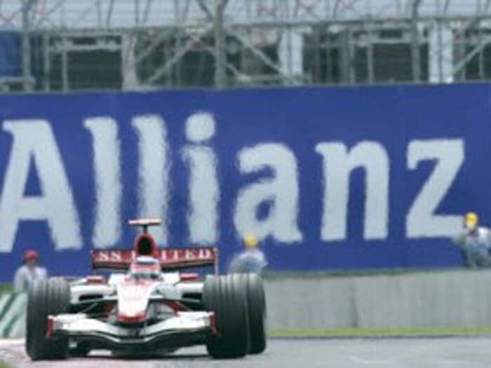 アンダーフロア＜Number Web＞ photograph by Mamoru Atsuta(CHRONO GRAPHICS)