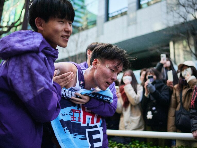 10区を走った佐藤（右）、8区に回った山川（左）とも故障で不完全燃焼だった　©Yuki Suenaga