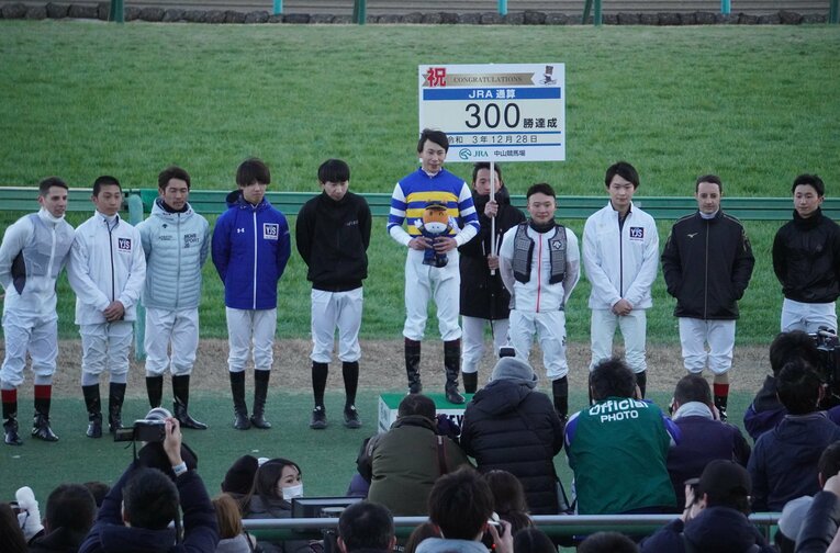年間300勝を達成した横山武史騎手　©Satoshi Hiramatsu
