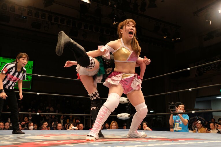 「ジュリアvs鈴季すず」はなぜ“最高に映える”タイトルマッチだったのか？ 試合直後の“姉妹”が明かしたそれぞれの「25分4秒」(133)