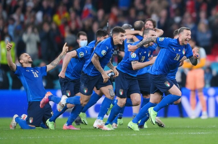 PK戦の末にスペインを下し、ファイナルへ。イングランドとの決勝で、53年ぶりの欧州王者を目指す ／ photograph by Getty Images