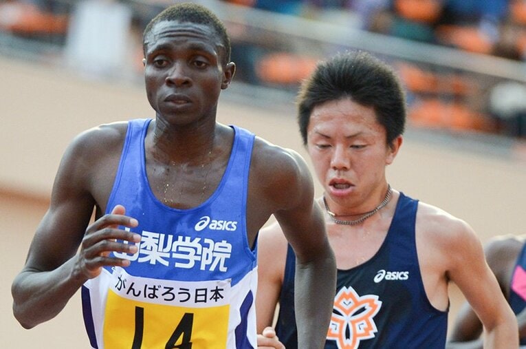 2013年の箱根駅伝で「12人抜き」の快走を見せた山梨学院大のケニア人留学生、エノック・オムワンバ（写真は2013年の関東インカレ） ／ photograph by Asami Enomoto