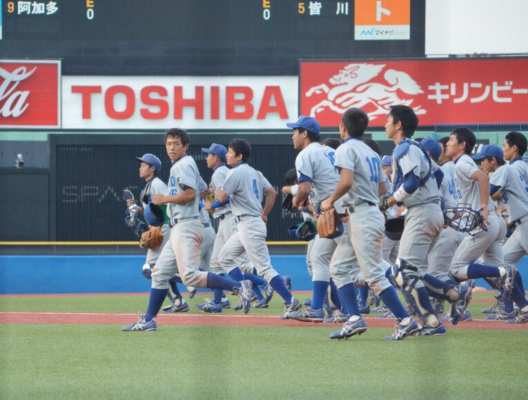 2015年5月、リーグ歴代ワースト「94連敗」を止めた　©JIJI PRESS