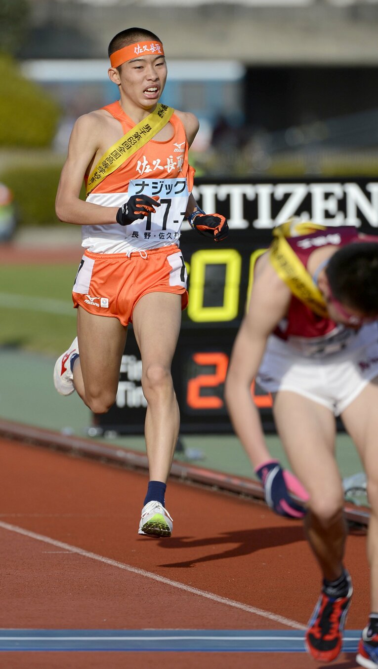 2012年も1区に予定していたエースの髙森を、脚の痛みで7区に移さざるをえなかった　©KYODO