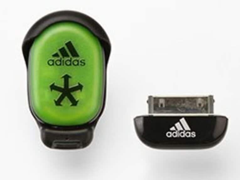 iPhoneやiPod Touchにも対応する。データの表示・管理の他、ゲームモードがあり、フットボールゲームを楽しむことができる。実際の自分の運動データを元に自分のアバターを作り、他の人と3on3のゲームも可能だ（本体とiPhone/iPod touch用レシーバーのセット／8295円）。 