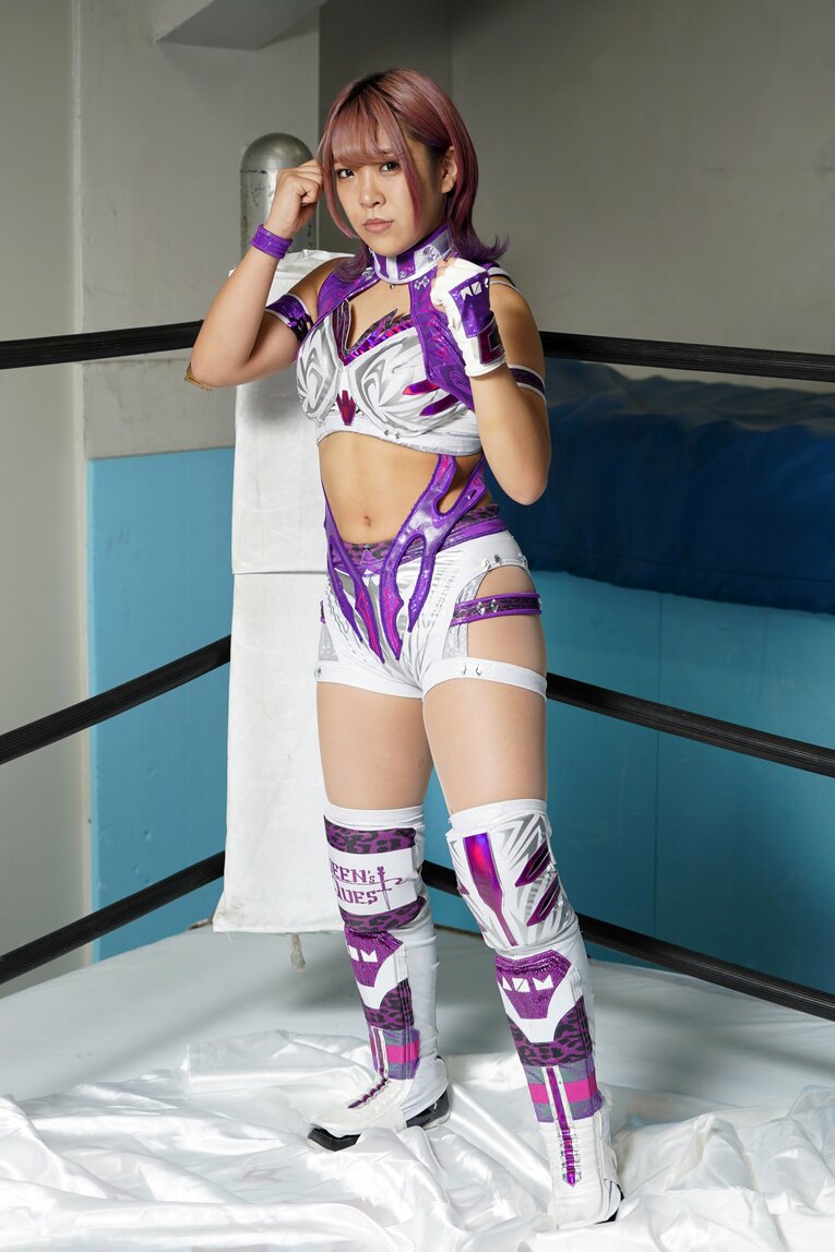 コスチューム姿のAZM