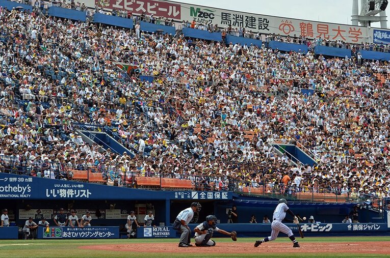 コロナ禍以前、横浜スタジアムにプロ顔負けの観客を集める宿敵対決は“神奈川の夏の風物詩”だった　©Sankei Shimbun