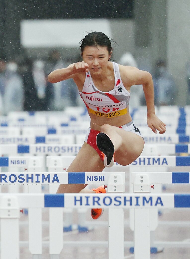 2023年4月の織田記念陸上。12秒97を記録し、日本で4人目の12秒台ハードラーとなった　©JIJI PRESS