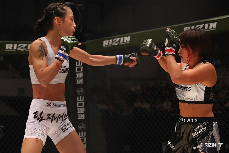 RENAvsシン・ユリ　©RIZIN FF