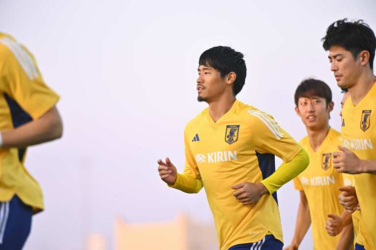 全体練習に復帰した守田英正　©JMPA