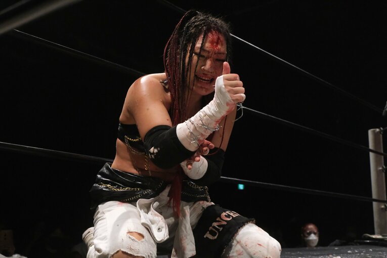 元パティシエが蛍光灯で殴り合い…“デスマッチアマゾネス”山下りなの媚びない魅力「犯罪以外なら何してもいい」 米国で男子相手に王座獲得(49)