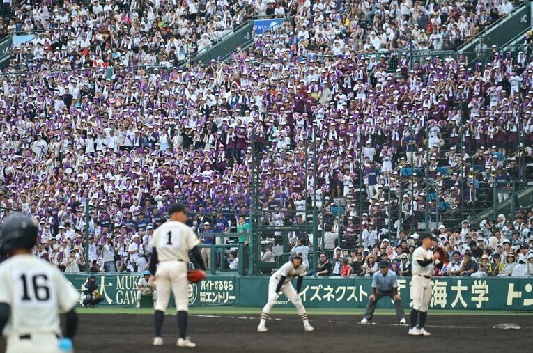 島根の大社高校の躍進など盛り上がりを見せている夏の甲子園。一方でパリ五輪からの流れもあり、散見された誤審疑惑への厳しい声も ／ photograph by Hideki Sugiyama