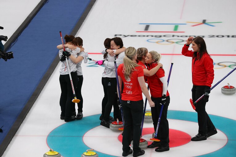 平昌五輪、ロコ・ソラーレが銅メダルを決めた瞬間　©JMPA