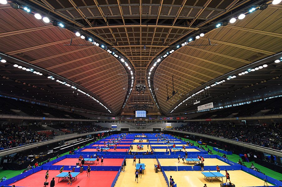 双眼鏡でスポーツ観戦を楽しもう!日本卓球の聖地・東京体育館を訪ねて。<Number Web> photograph by AFLO
